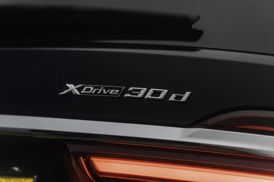 Логотип BMW X7 xDrive30d M Sport (G07) 2019 года  (UK) (фото 24 из 40)